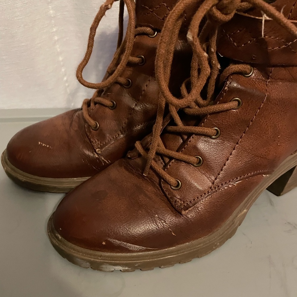 FRYE AND CO. Chestnut Heeled Boots - Picture 12 of 12
